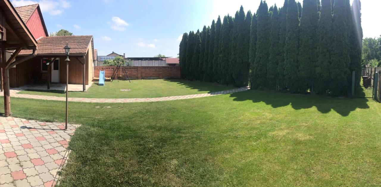 Apartman U Karla Velky Meder Exterior photo